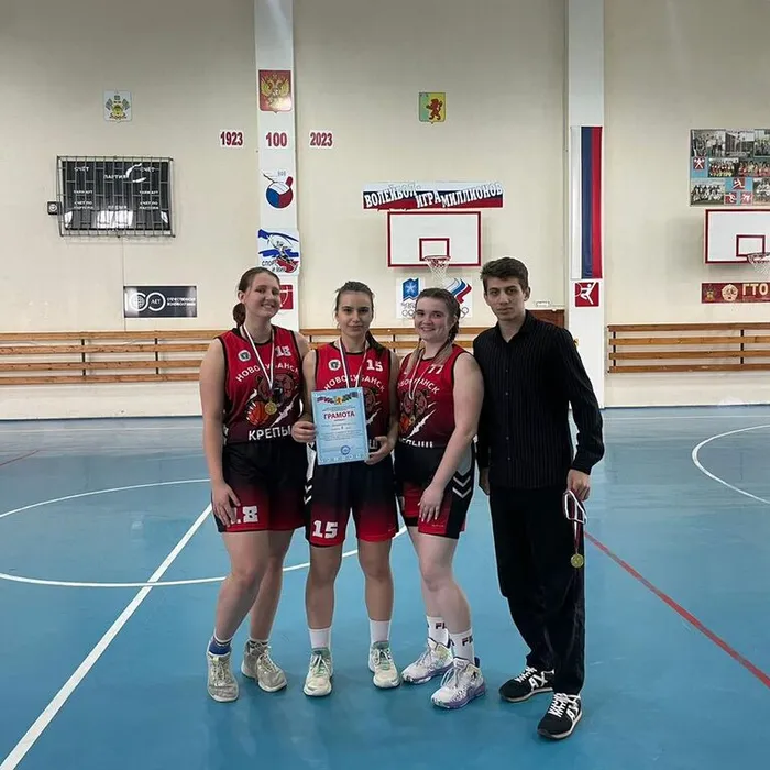 ПОЗДРАВЛЯЕМ !